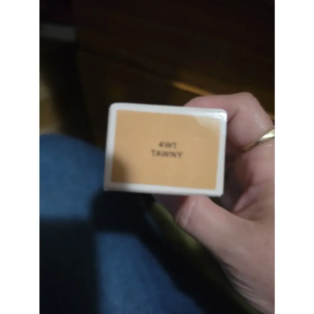 Laura Mercier Tinted Moisturizer Tawny 4W1